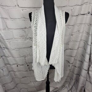 Almost Famous Juniors M White Ivory Shrug‎ Open Front Cardigan Vest Lace Boho